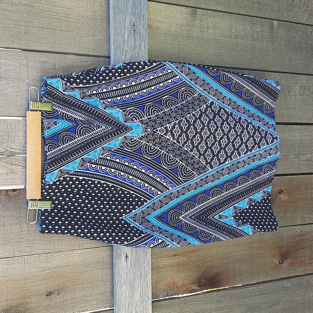 PLUM Printed Graphic pencil Fitted skirt SZ S  Tribal Eclectic Boho Chic Career